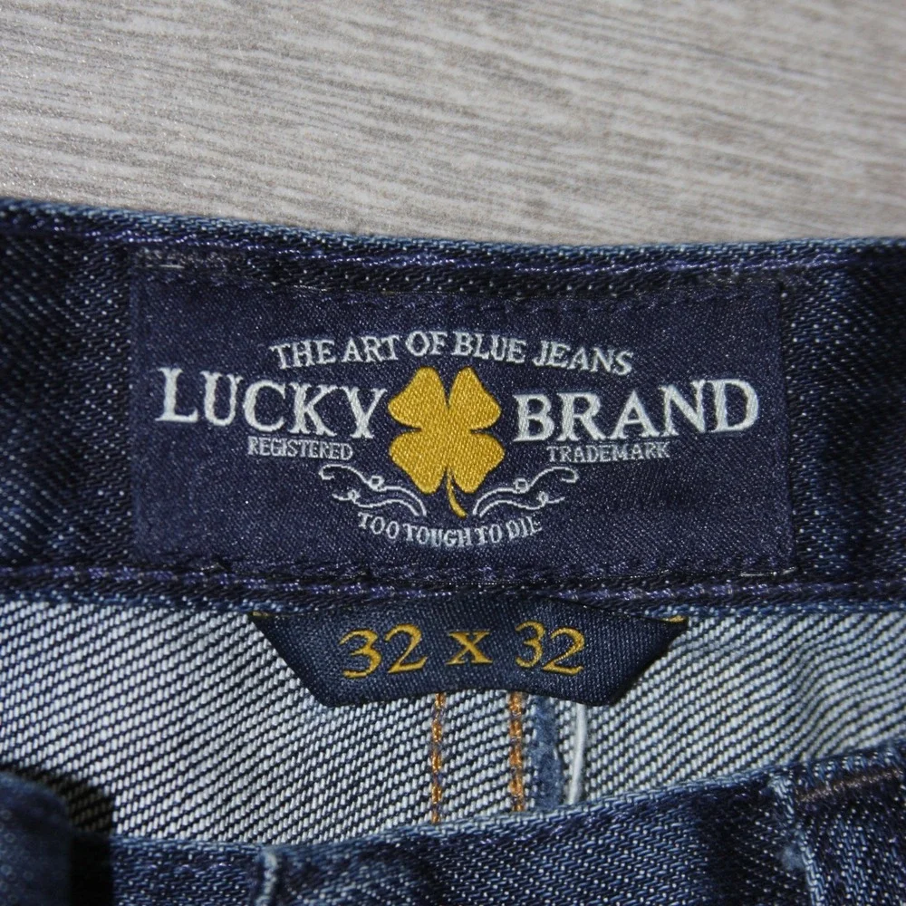 Lucky Brand Jeans Mens 32x32‎ Blue Dark Wash Distressed Denim Straight Leg